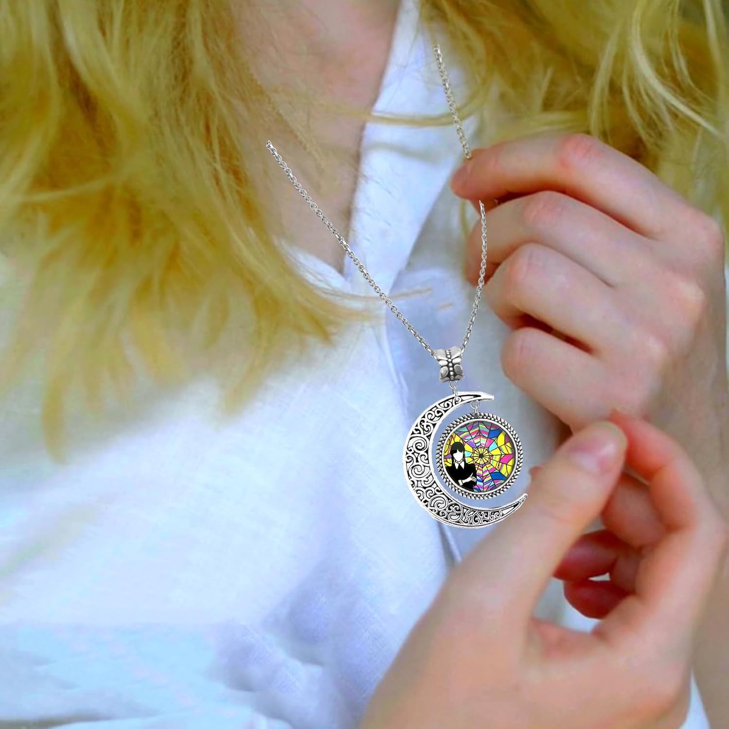 Collier Mercredi au pendentif croissant de lune en alliage – Image 5