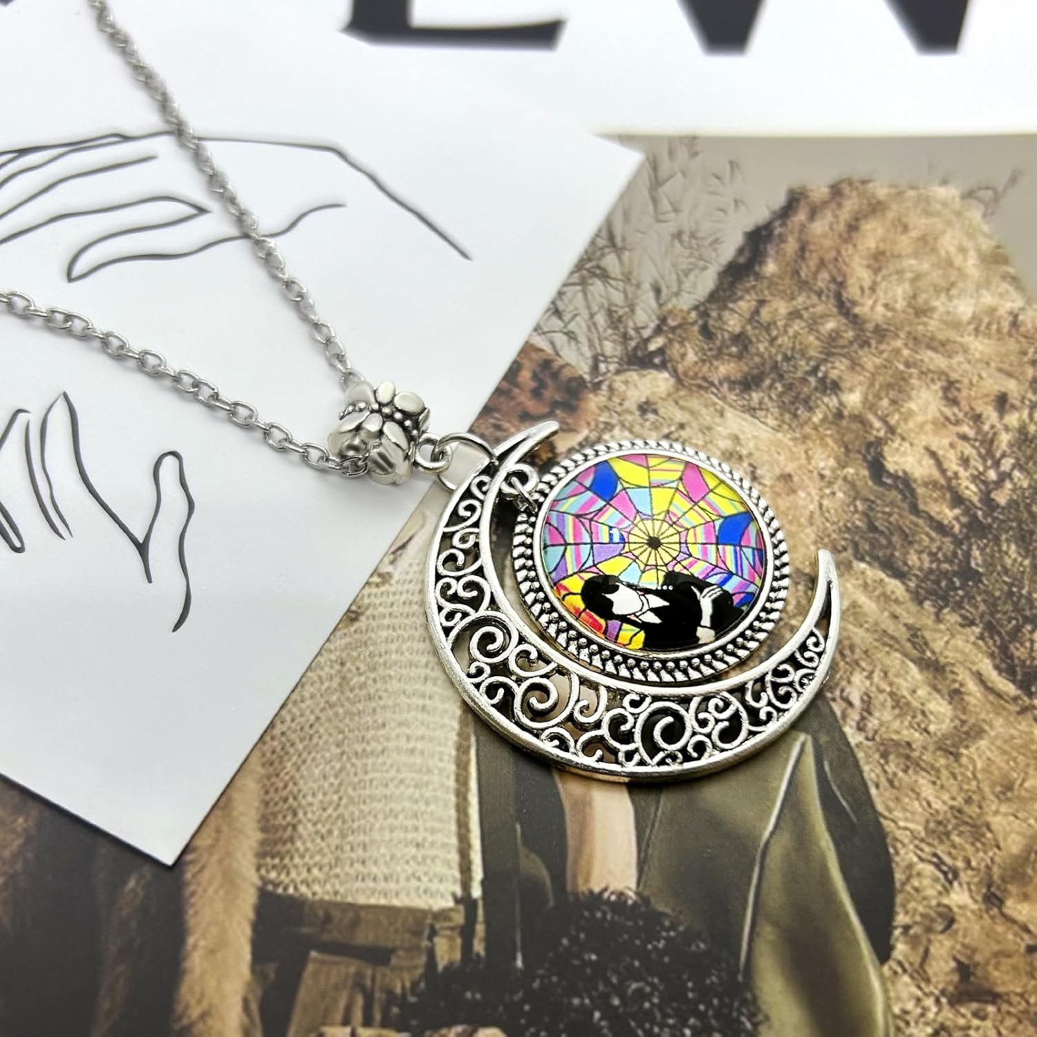 Collier Mercredi au pendentif croissant de lune en alliage – Image 4
