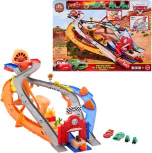 Coffret Cars Rescue Road Course Radiator Springs avec Flash McQueen