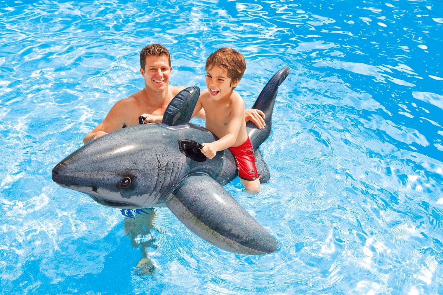 Bouée à chevaucher Grand Requin Blanc Intex 173x107 cm – Image 3