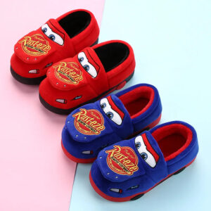 Chaussons bleus Cars avec Rusteze