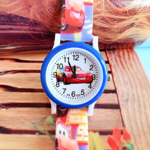 Montre Cars Flash McQueen à cadran coloré