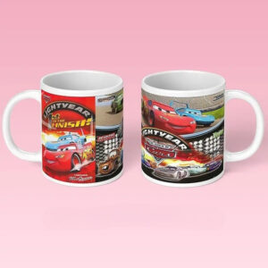Mug Cars avec McQueen face à The King Dinoco