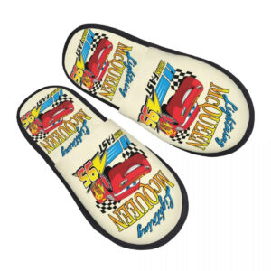 Pantoufle Cars Lightning McQueen en tailles M et L