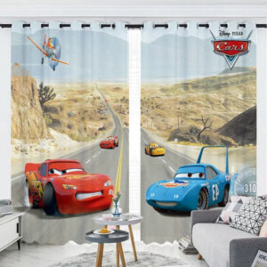 Rideau Cars avec McQueen face à King Dinoco