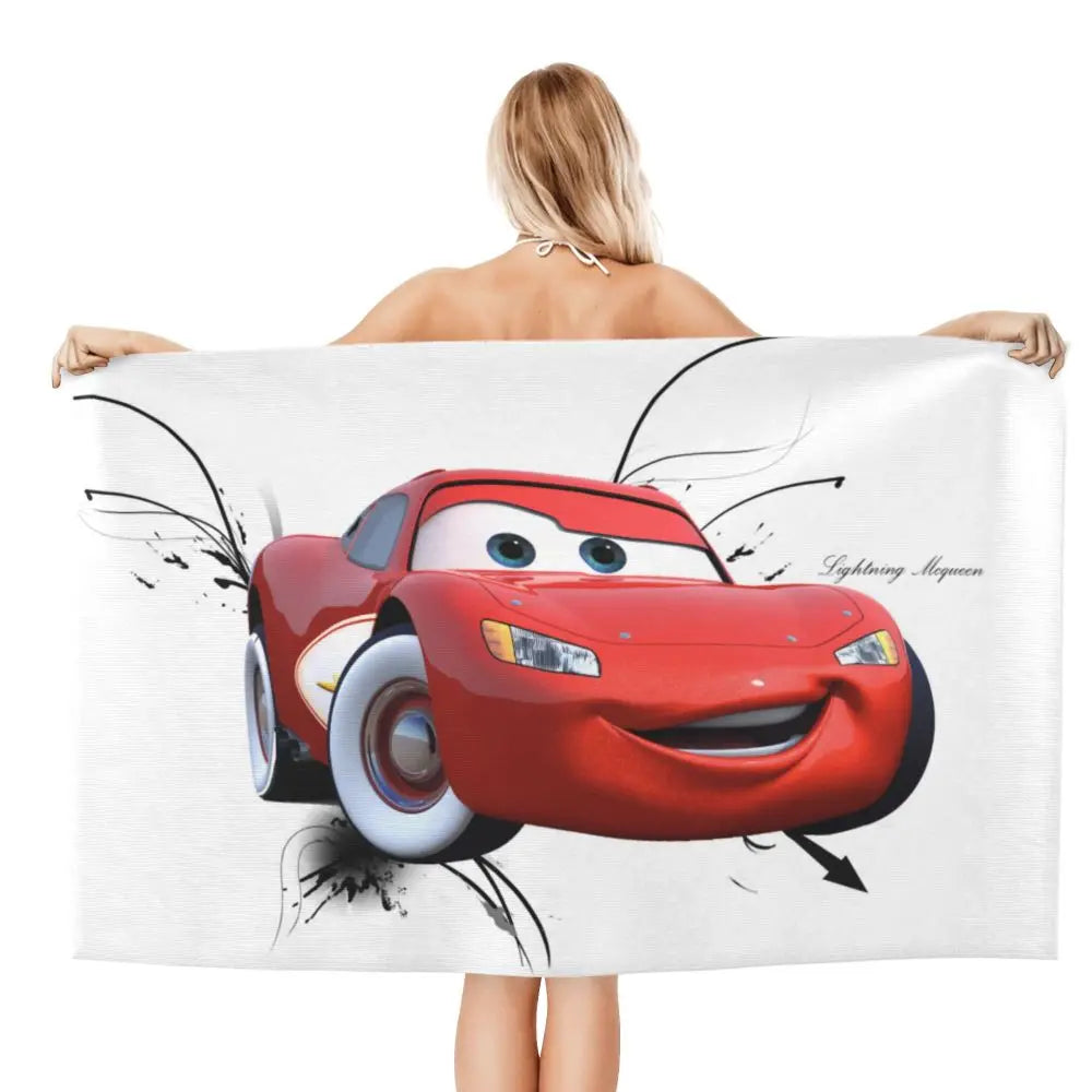 Serviette de plage blanche Cars avec Flash McQueen – Image 3